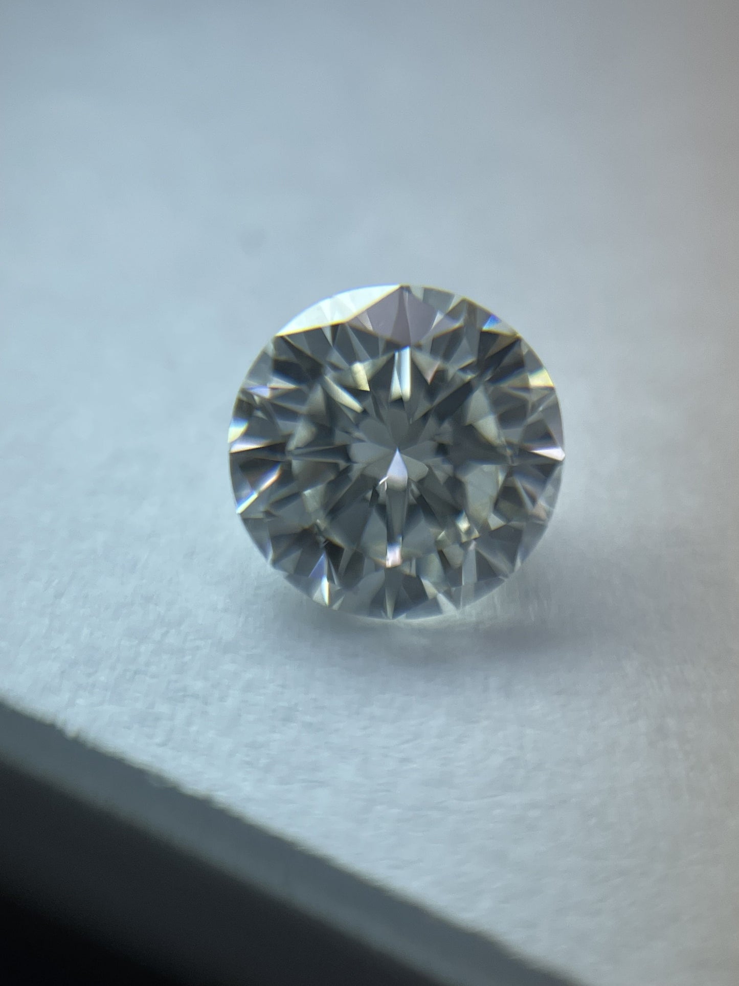 Natural Round 0.88ct H VVS2 GIA 2221353618