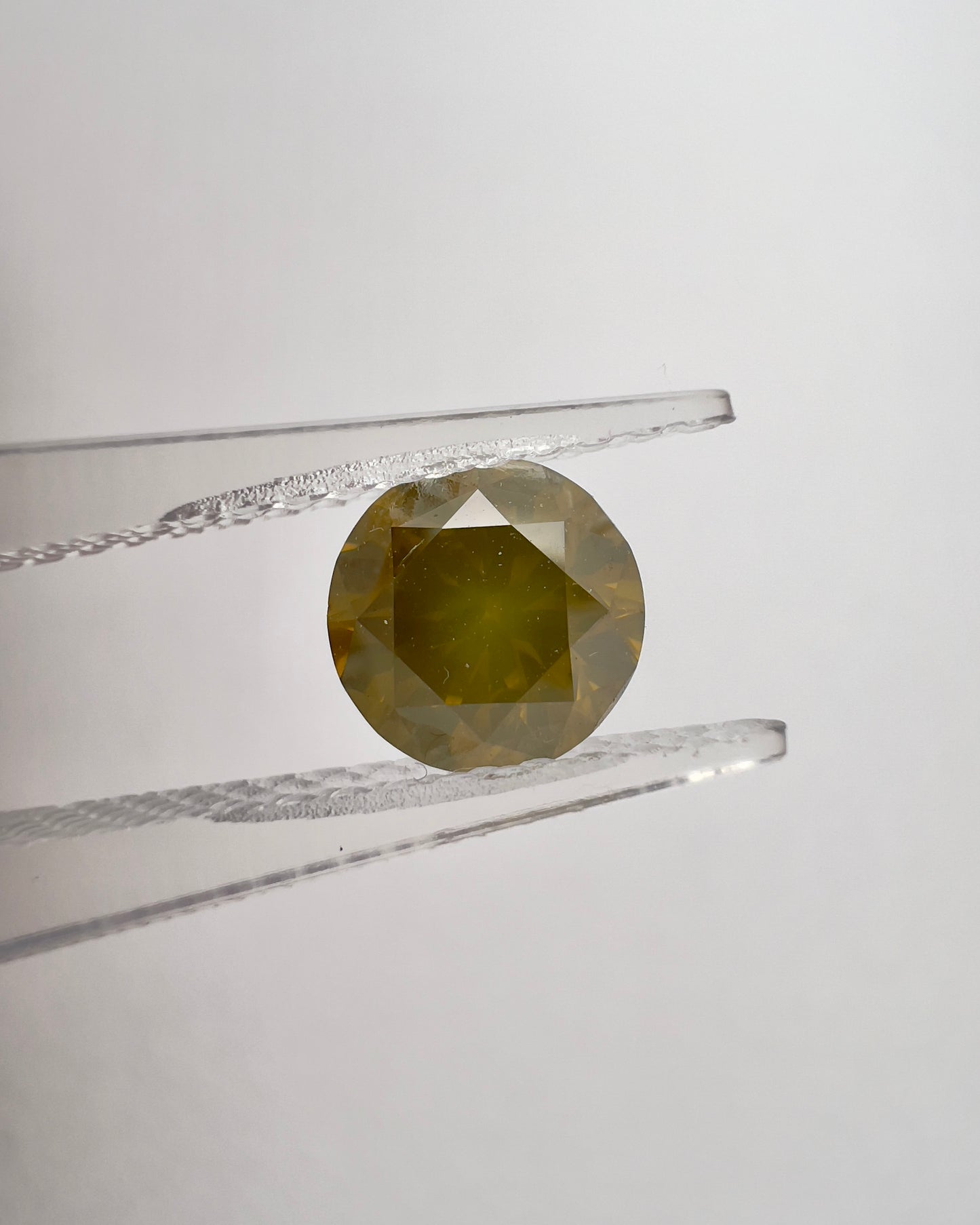 Natural Round 1.44ct Treated Yellow I1