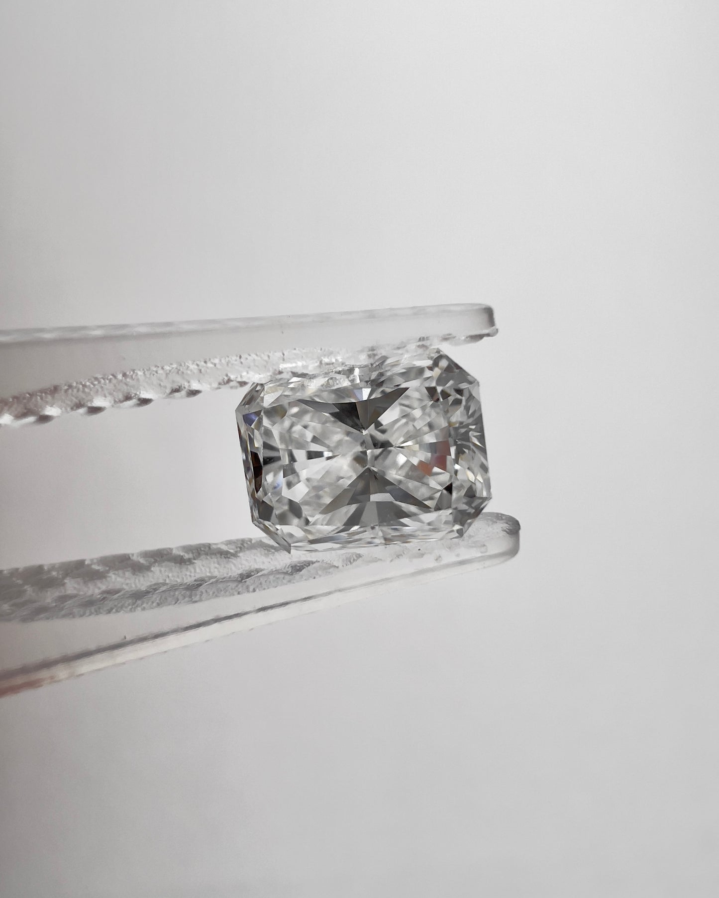 Natural Radiant 0.71ct F VVS1 GIA 2185865151